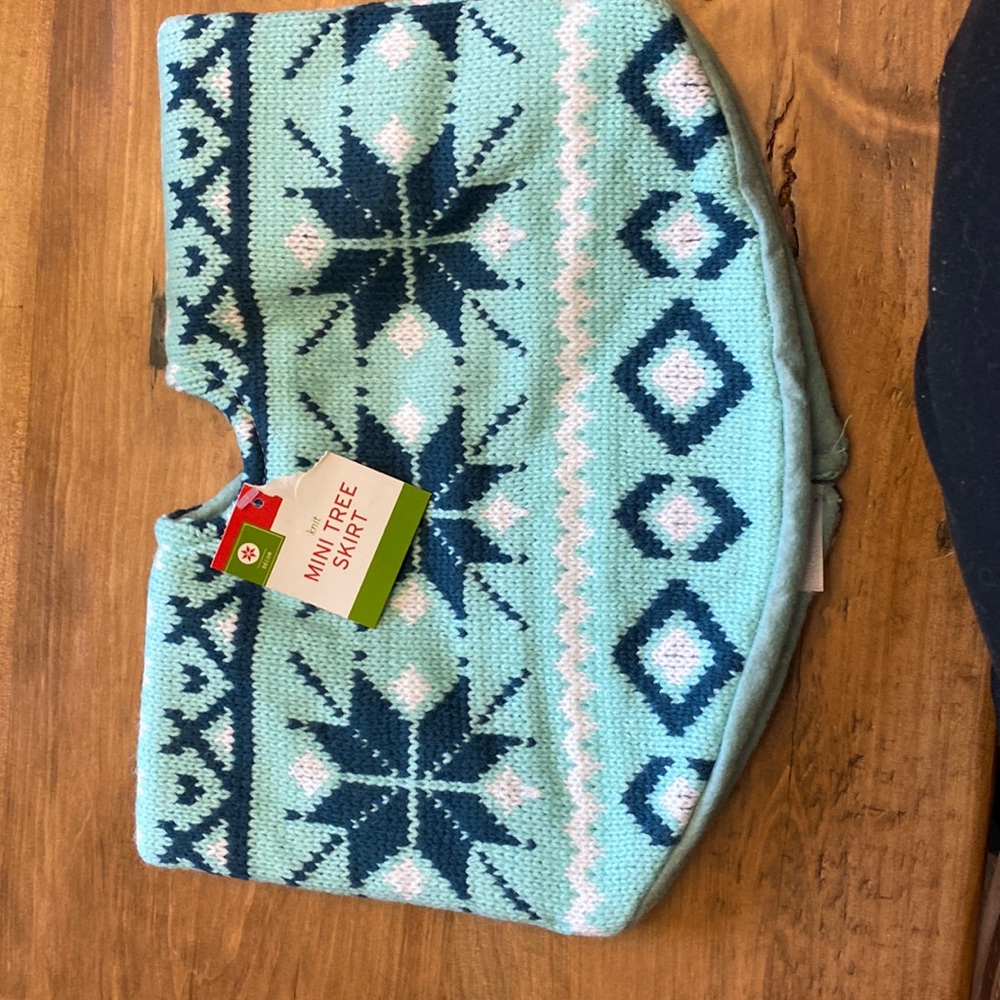NWT 18.5 Mini Xmas  Tree Skirt